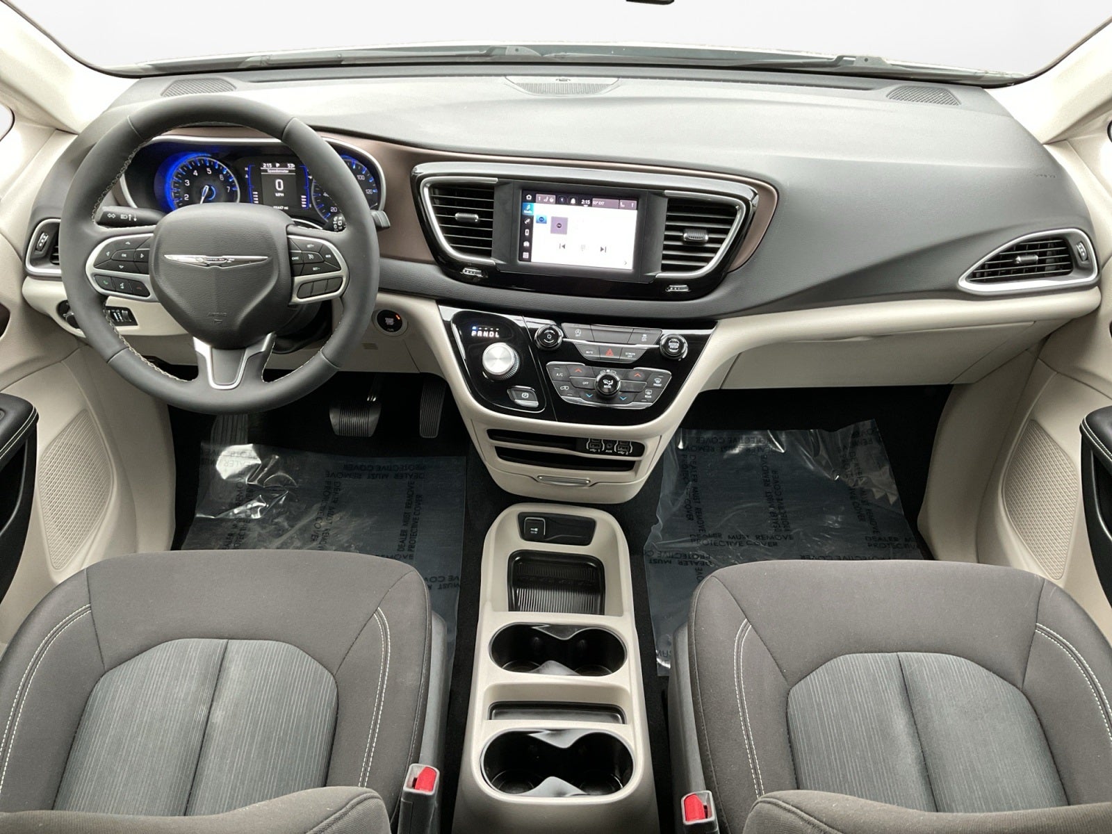 2022 Chrysler Voyager LX