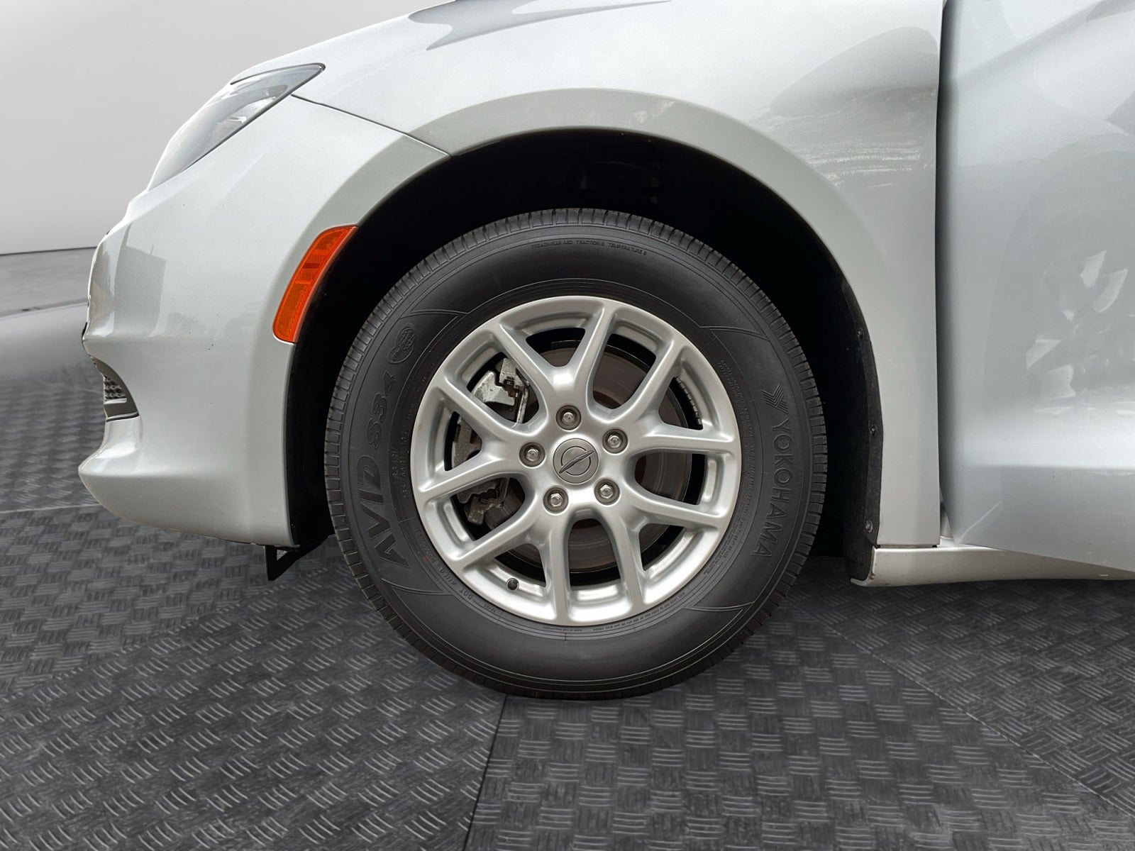 2022 Chrysler Voyager LX