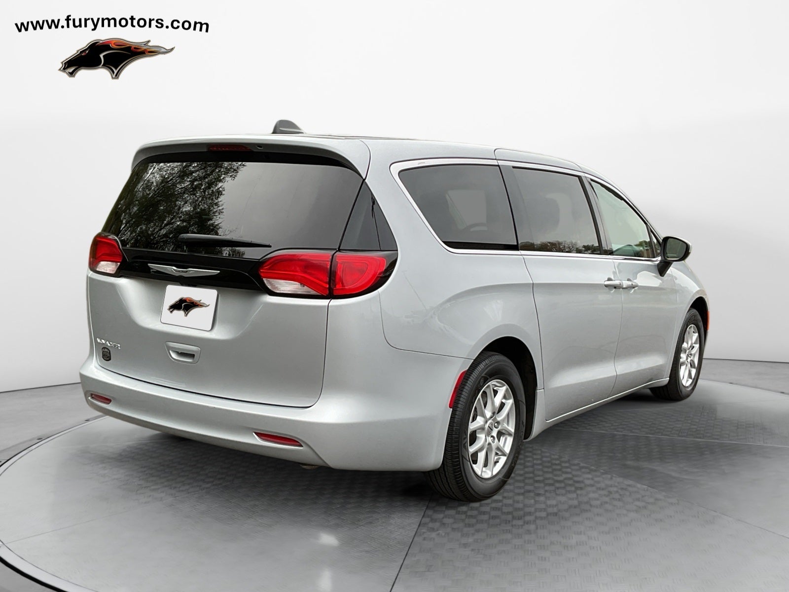 2022 Chrysler Voyager LX
