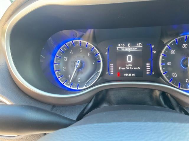 2022 Chrysler Voyager LX