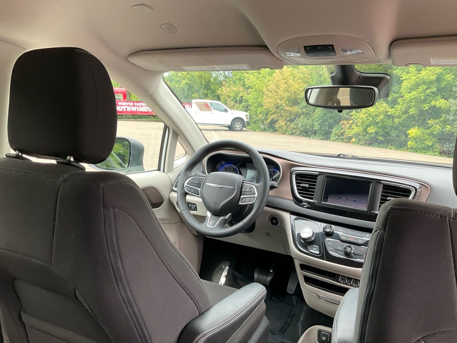 2024 Chrysler Voyager LX