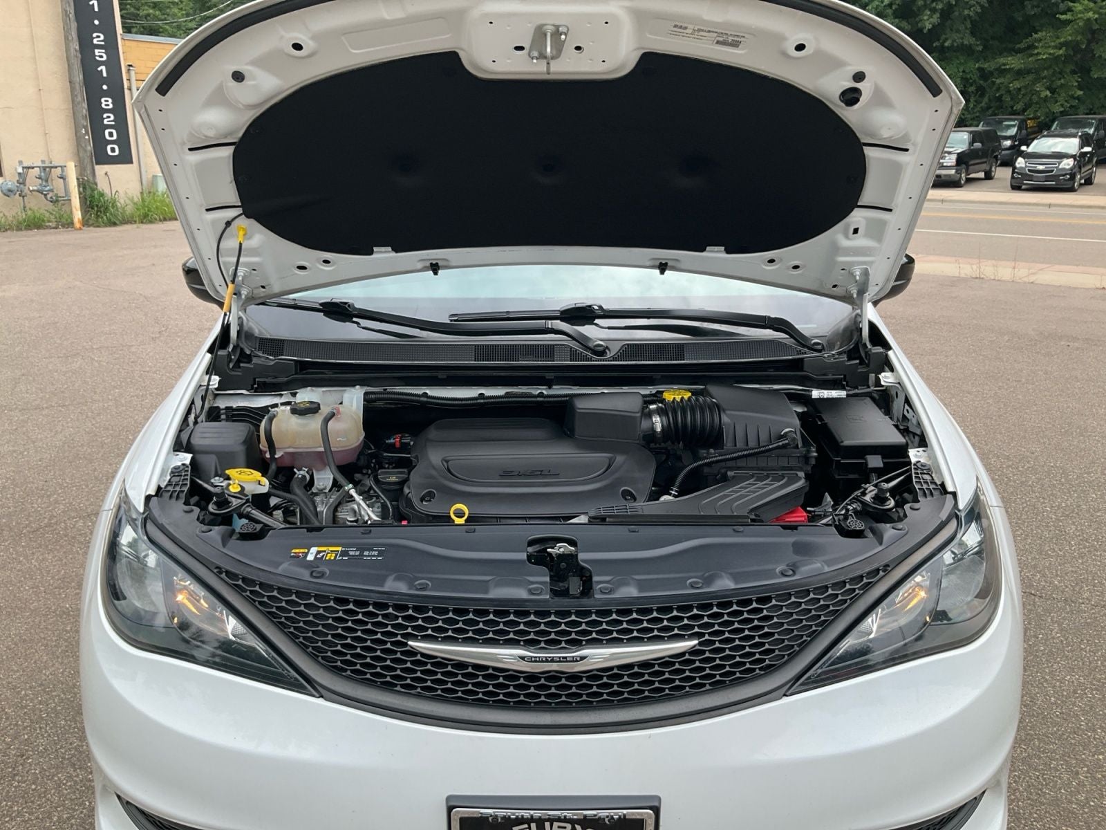 2024 Chrysler Voyager LX