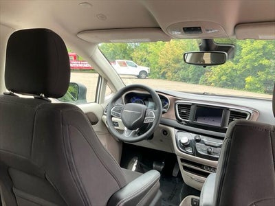 2024 Chrysler Voyager LX
