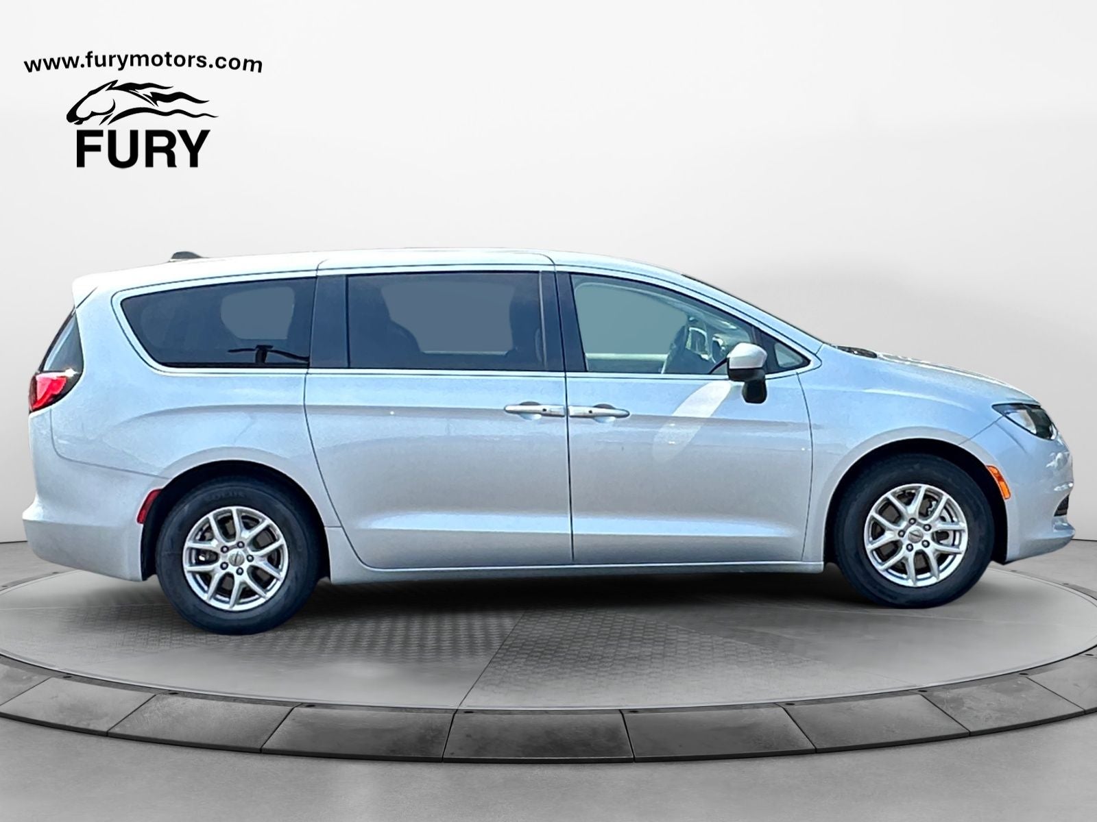 2022 Chrysler Voyager LX