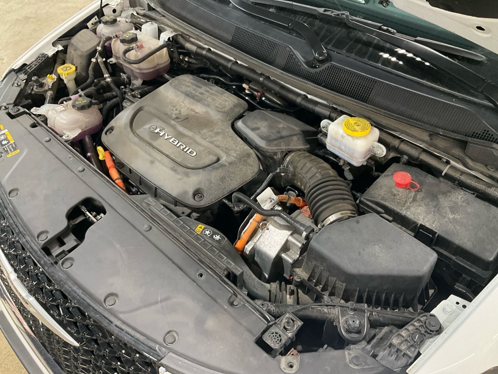 2024 Chrysler Pacifica Hybrid Select
