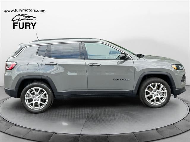 2023 Jeep Compass Latitude Lux FWD
