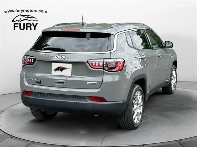 2023 Jeep Compass Latitude Lux FWD