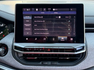 2023 Jeep Compass Latitude Lux FWD