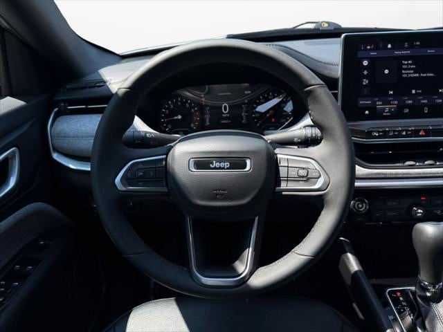 2023 Jeep Compass Latitude Lux FWD