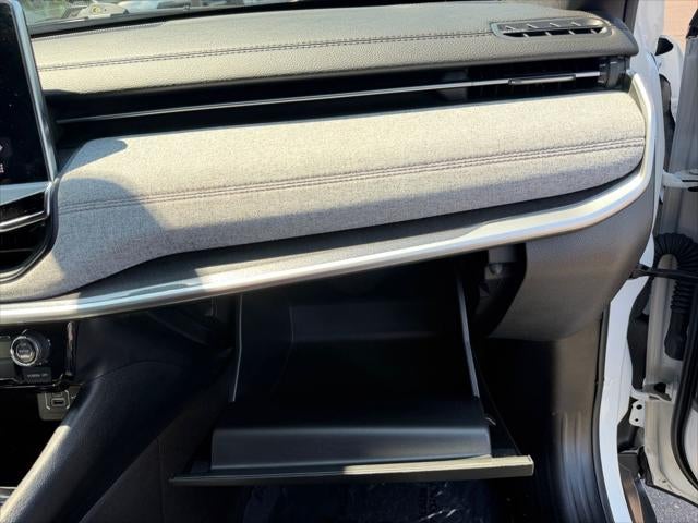 2023 Jeep Compass Latitude Lux FWD
