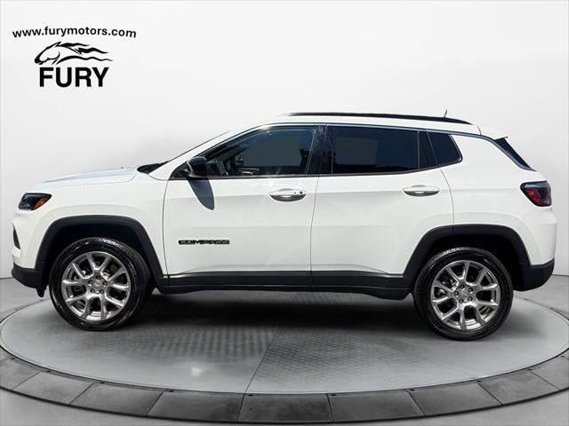 2023 Jeep Compass Latitude Lux FWD