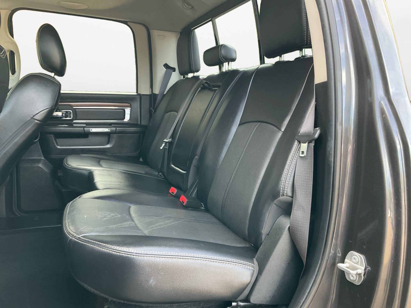2018 RAM 3500 Laramie Crew Cab 4x4 6'4' Box