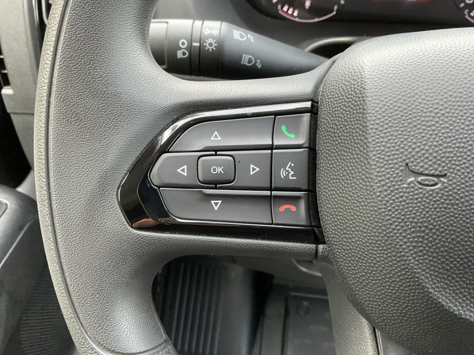 2025 RAM ProMaster 1500 Cargo Van Tradesman Low Roof 136' WB w/Pass Seat