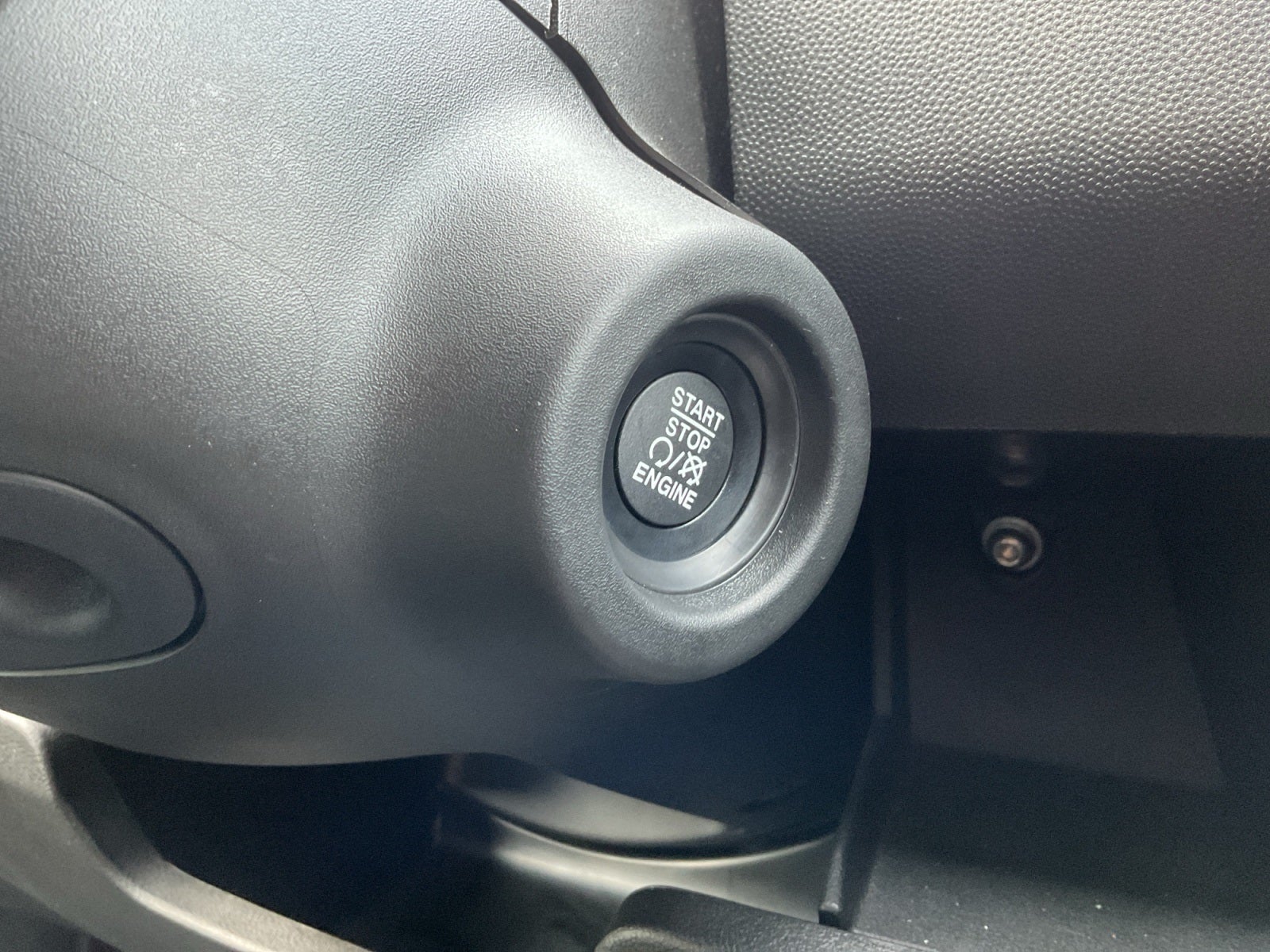 2025 RAM ProMaster 1500 Cargo Van Tradesman Low Roof 136' WB w/Pass Seat