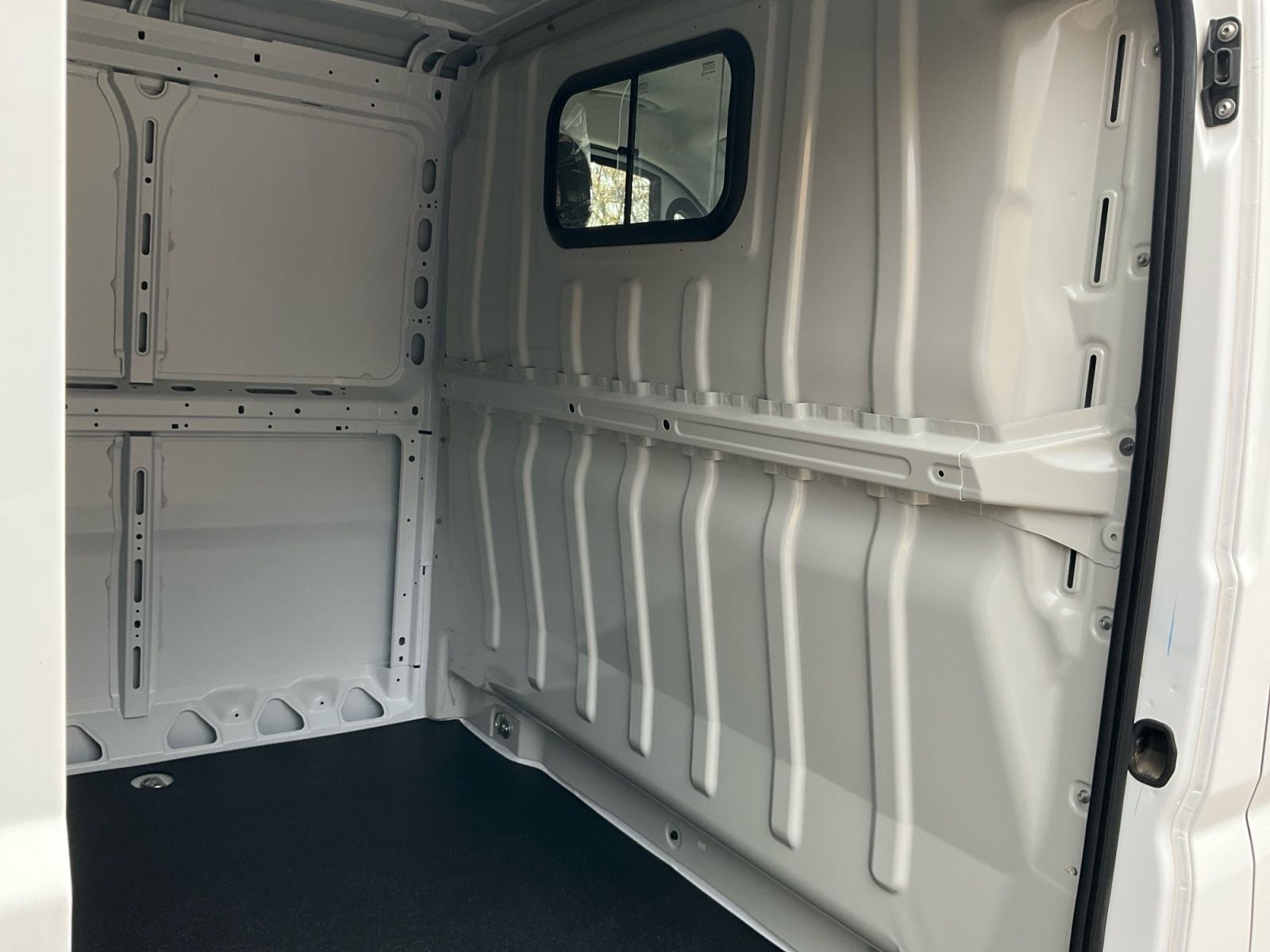 2025 RAM ProMaster 1500 Low Roof Tradesman