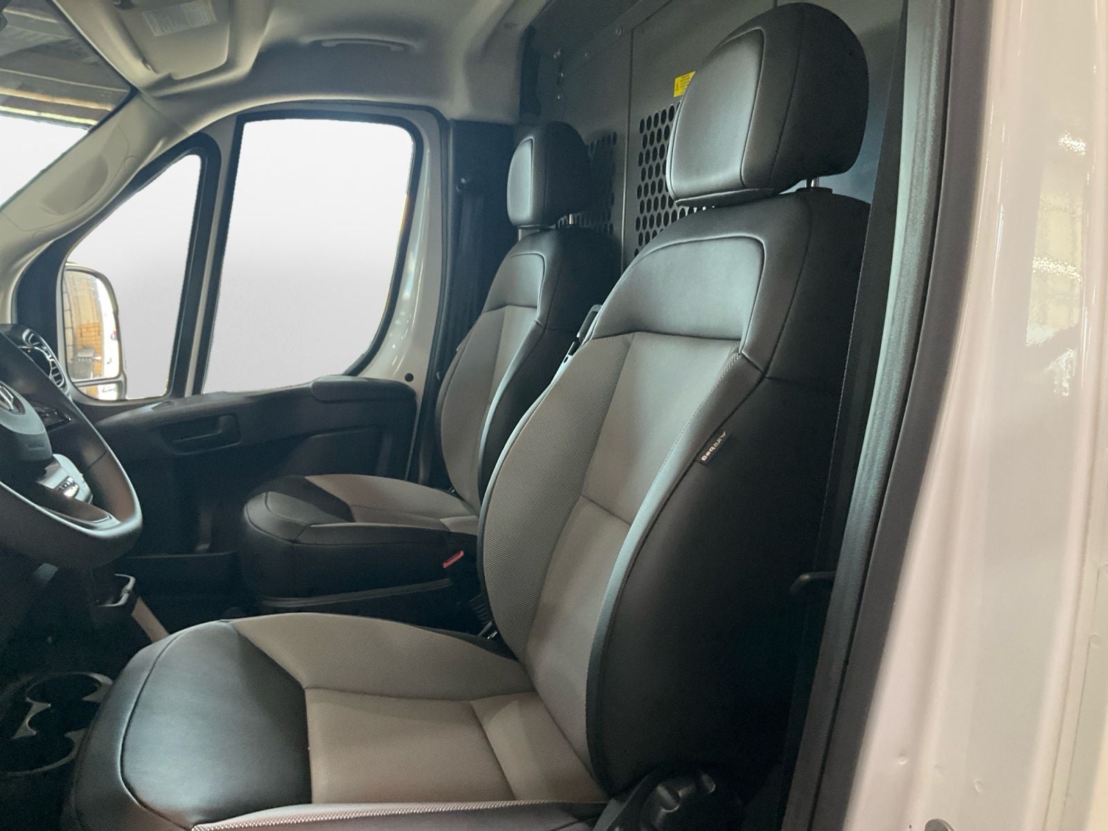 2025 RAM Promaster 2500 Low Roof Tradesman