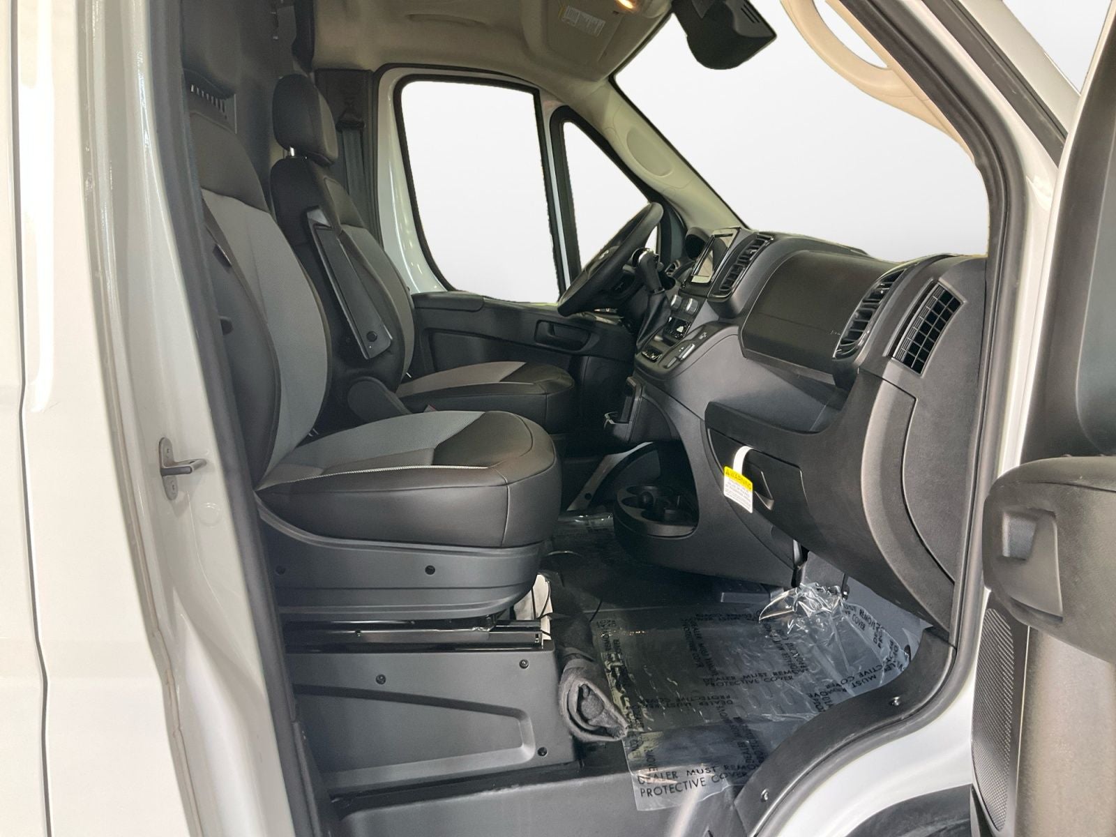 2025 RAM Promaster 2500 Low Roof Tradesman