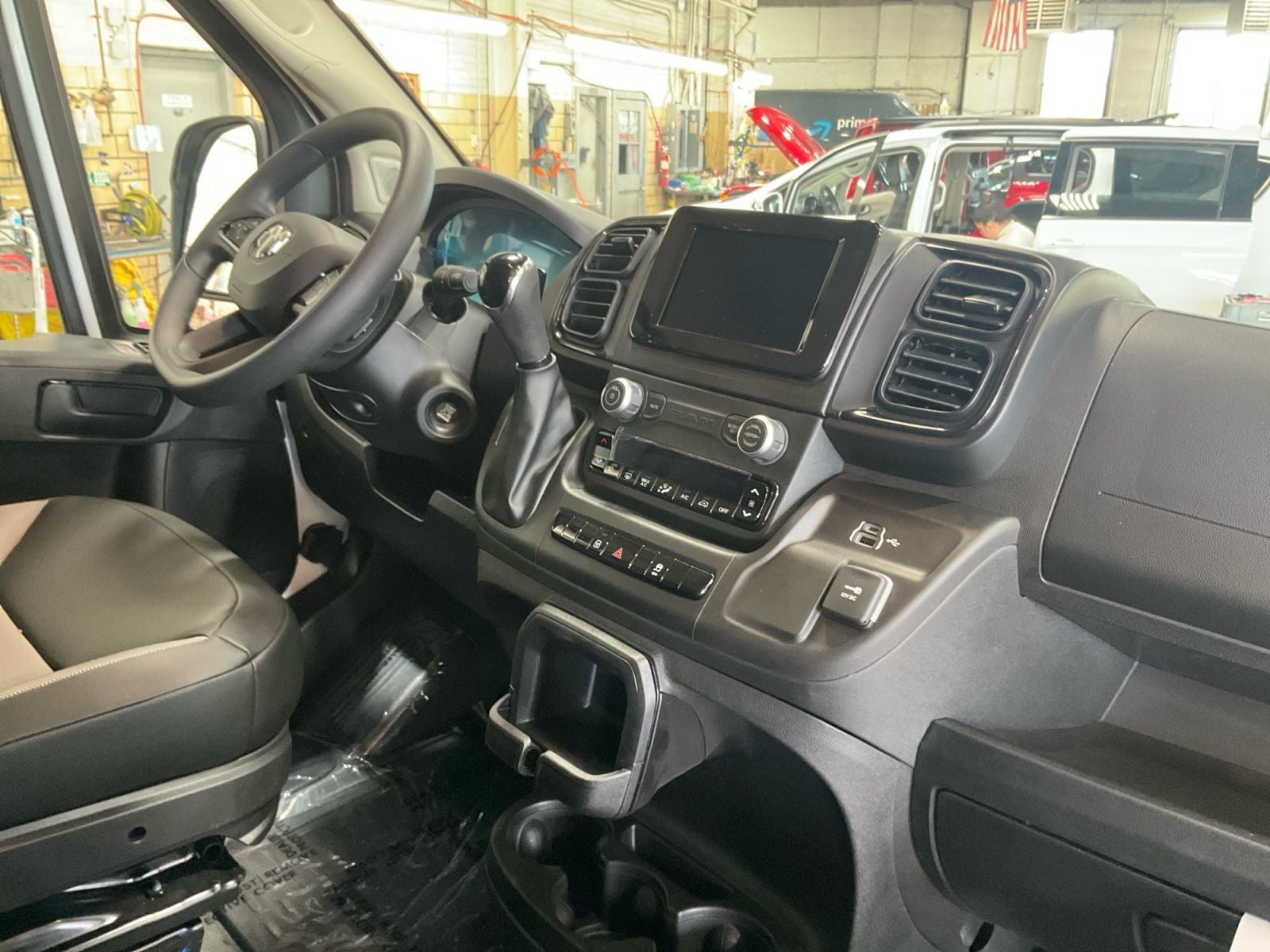 2025 RAM Promaster 2500 Low Roof Tradesman