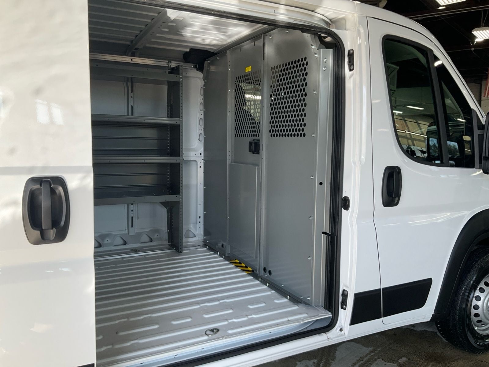 2025 RAM Promaster 2500 Low Roof Tradesman