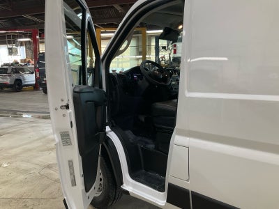 2025 RAM Promaster 2500 Low Roof Tradesman