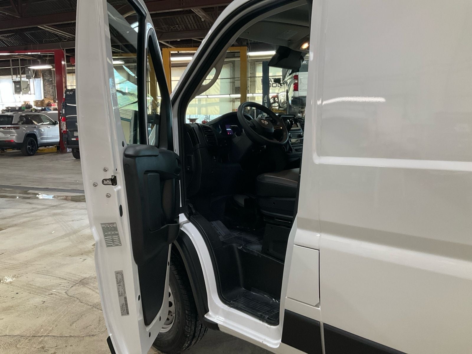 2025 RAM Promaster 2500 Low Roof Tradesman