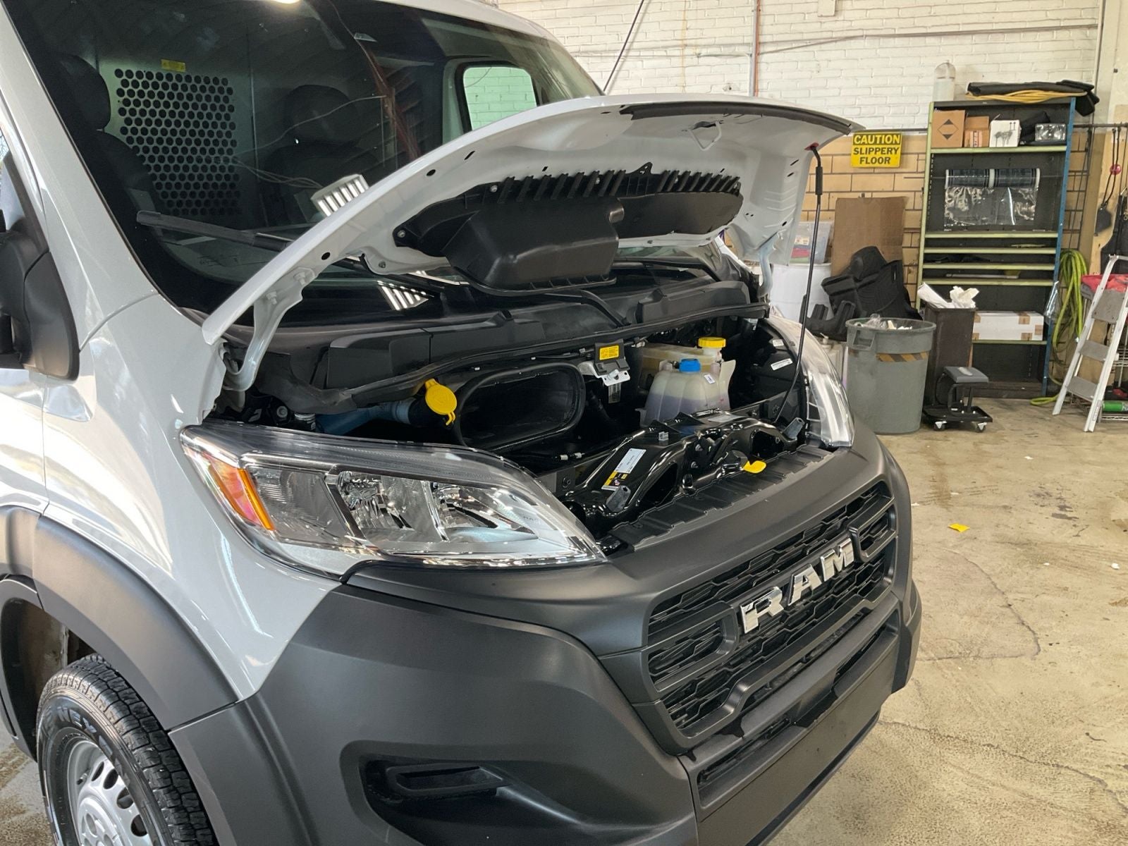 2025 RAM Promaster 2500 Low Roof Tradesman