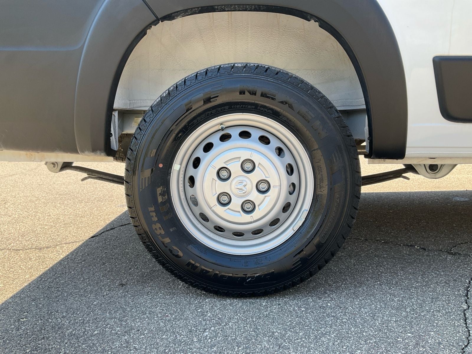 2025 RAM Promaster 2500 Low Roof Tradesman