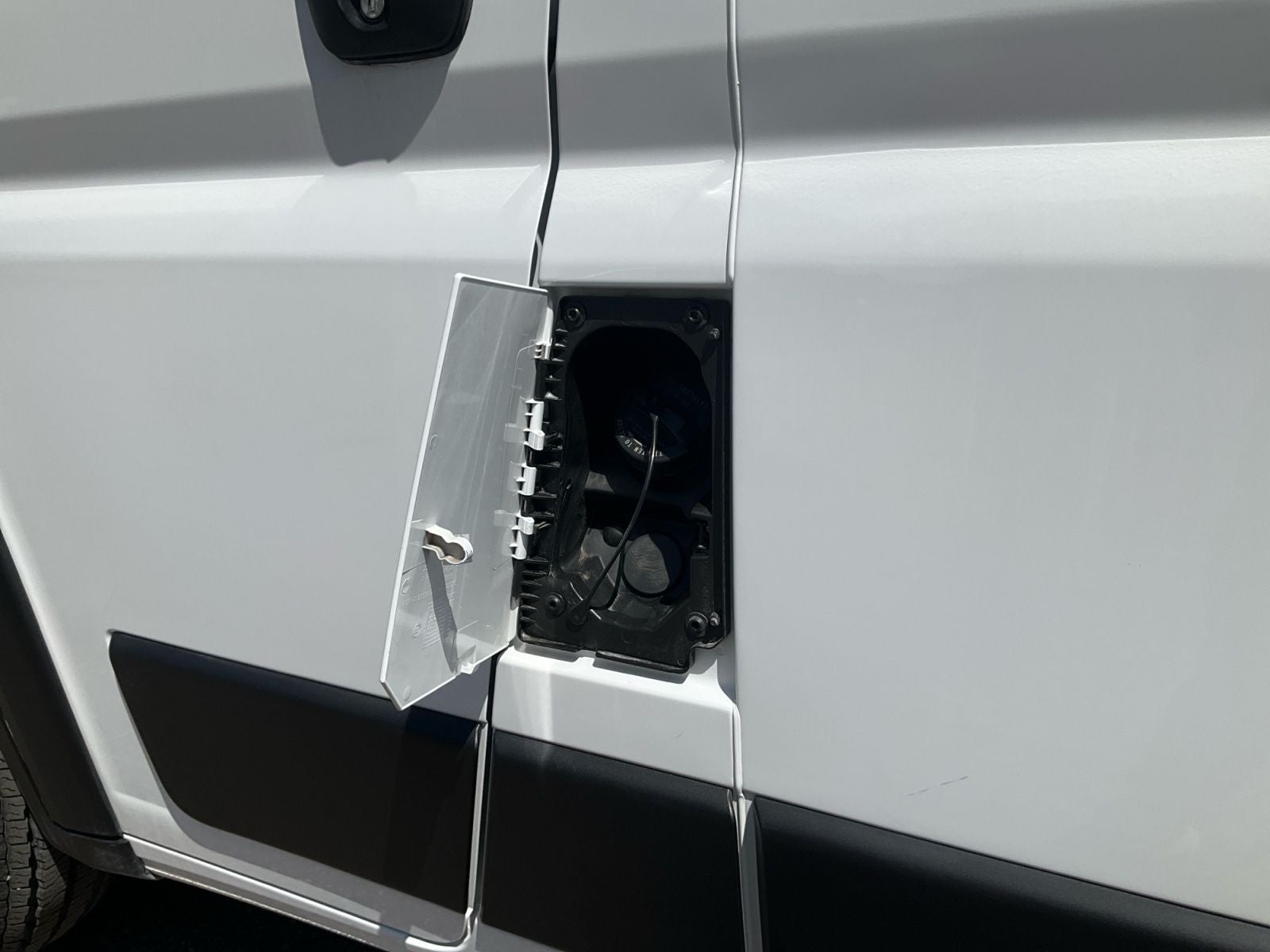 2025 RAM Promaster 2500 Low Roof Tradesman