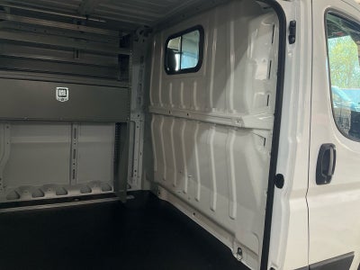 2025 RAM Promaster 2500 Low Roof Tradesman