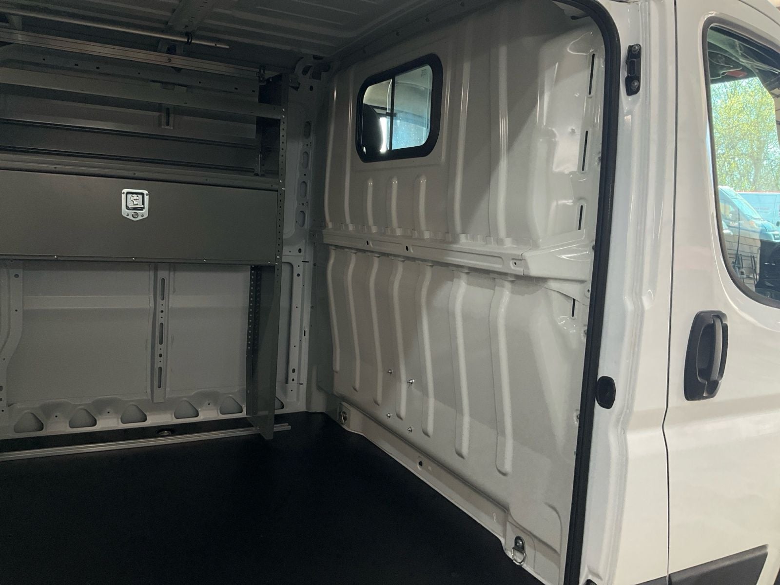 2025 RAM Promaster 2500 Low Roof Tradesman