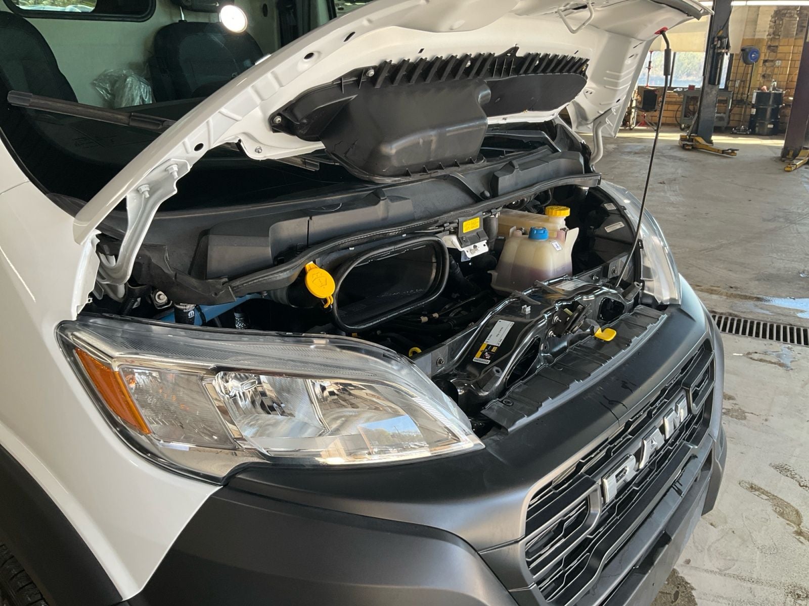 2025 RAM Promaster 2500 Low Roof Tradesman