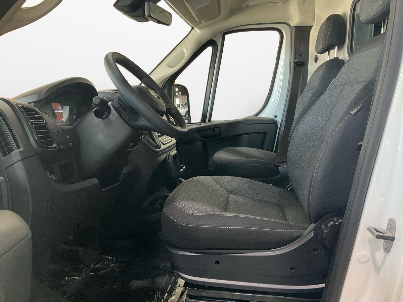 2025 RAM Promaster 2500 Low Roof Tradesman