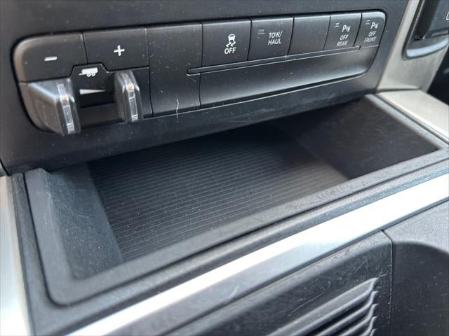 2017 RAM 1500 Big Horn Crew Cab 4x4 5'7' Box