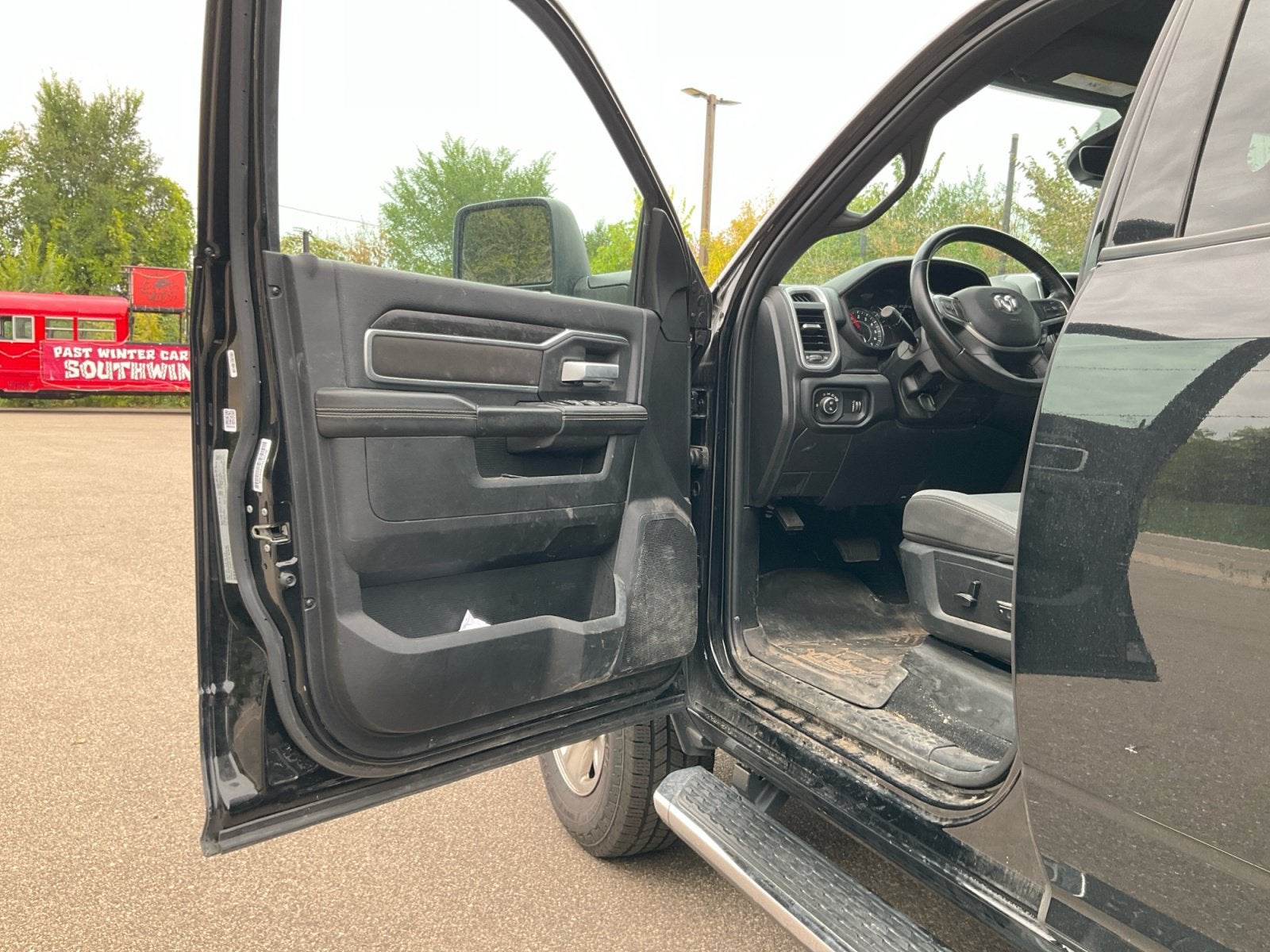 2024 RAM 2500 Big Horn Crew Cab 4x4 6'4' Box