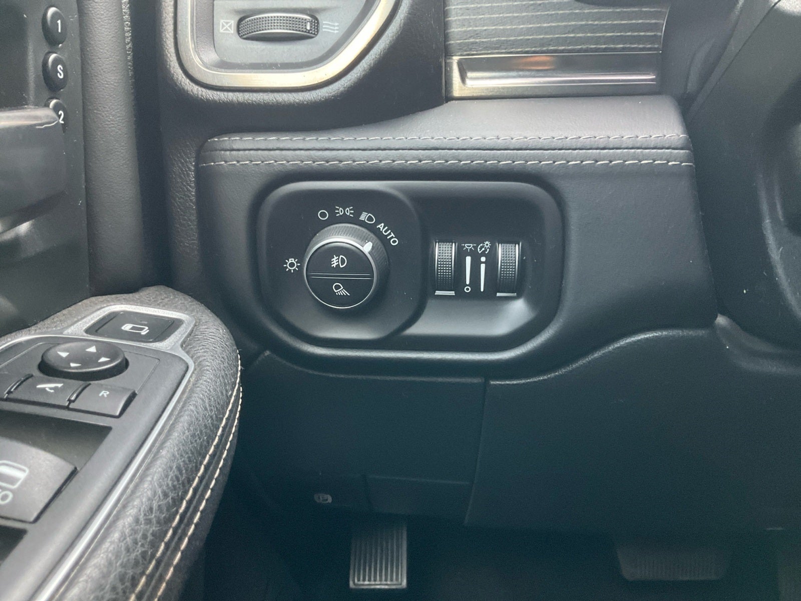 2020 RAM 2500 Limited Mega Cab 4X4 6'4' Box