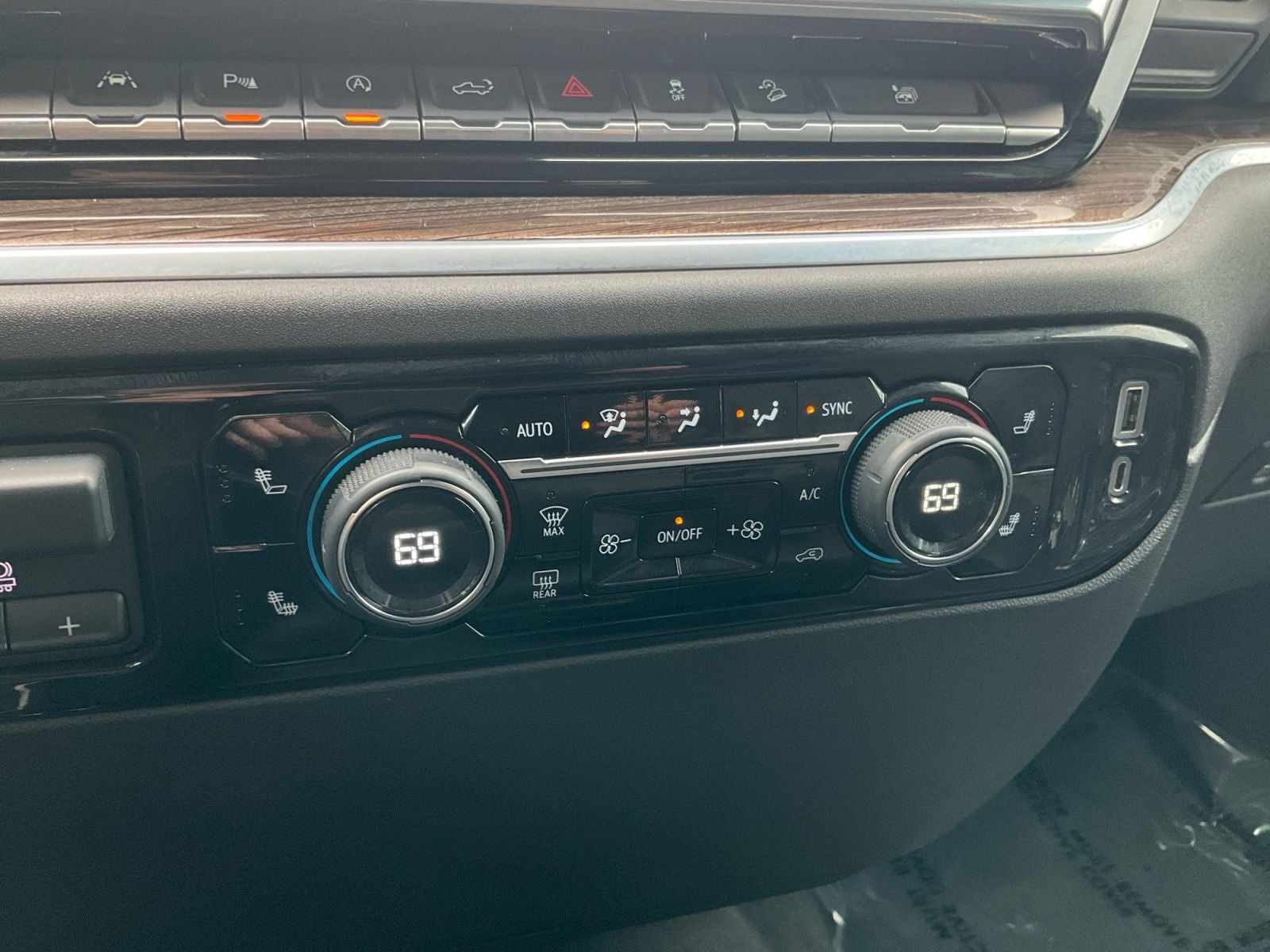 2022 Chevrolet Silverado 1500 LT LT1