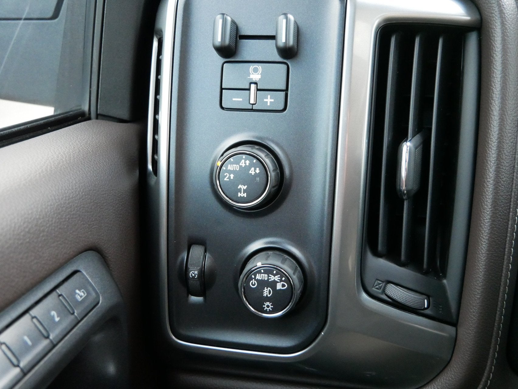 2015 Chevrolet Silverado 1500 2LZ
