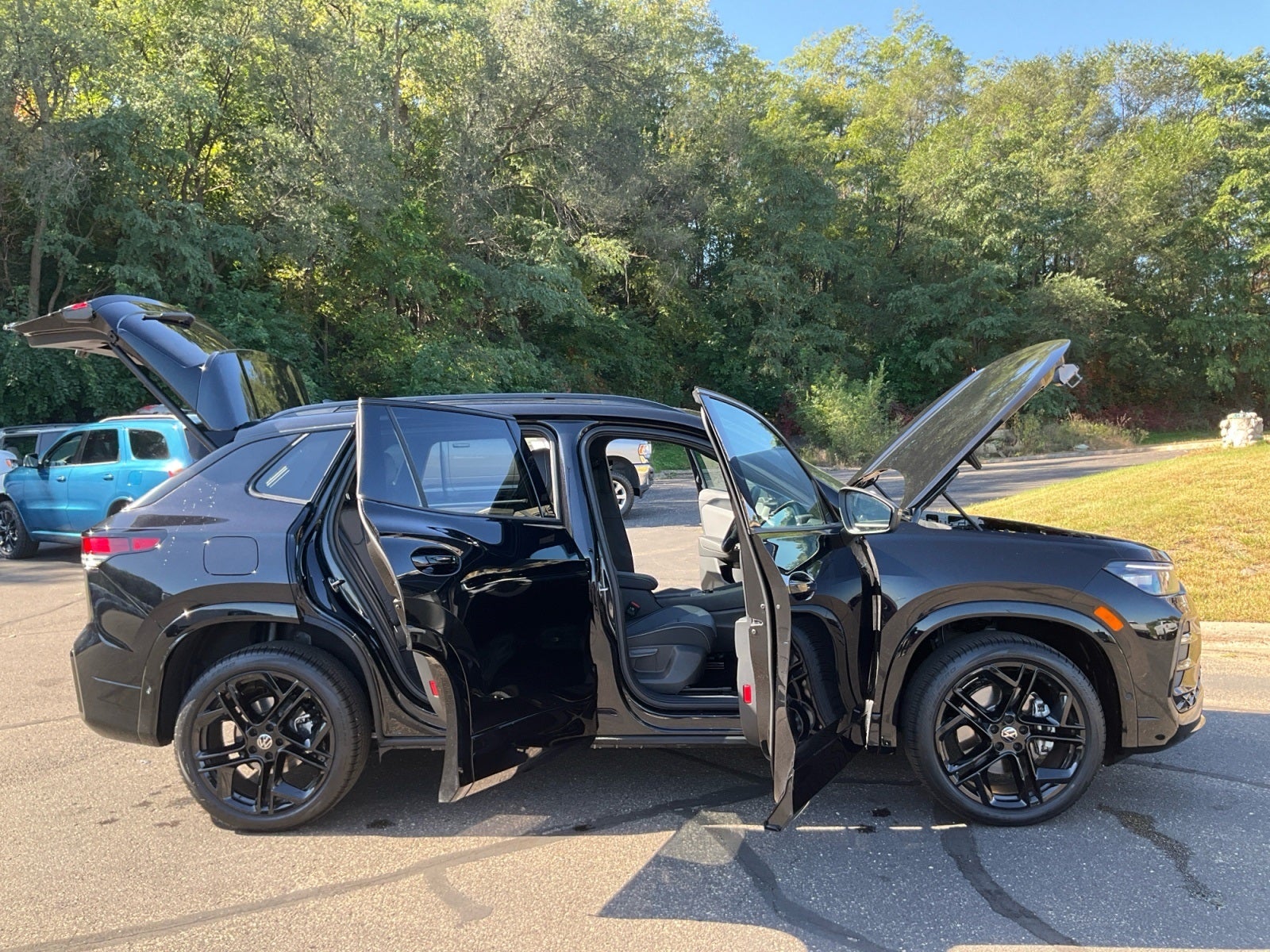 2025 Volkswagen Tiguan 2.0T SE R-Line Black