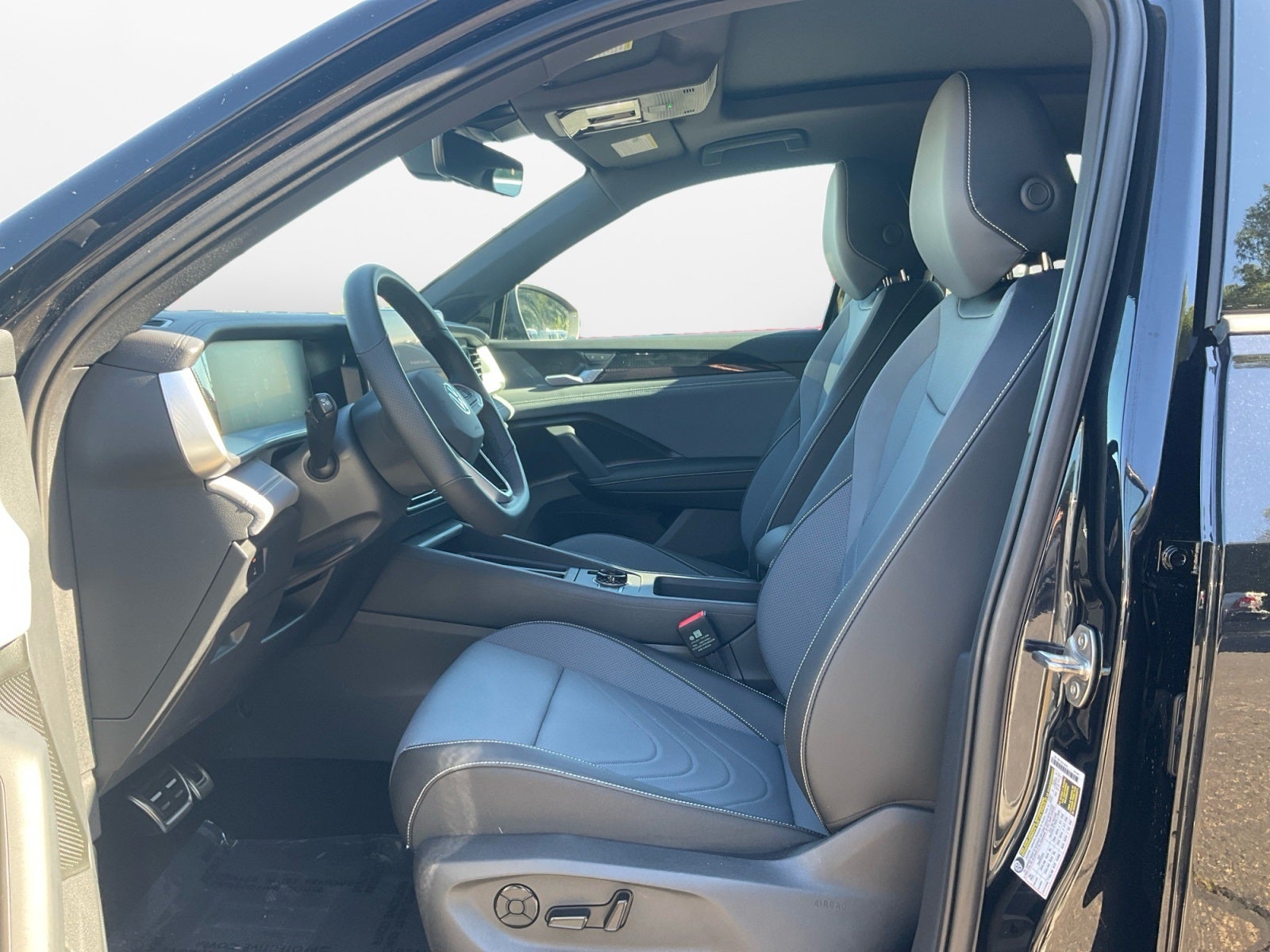 2025 Volkswagen Tiguan 2.0T SE R-Line Black