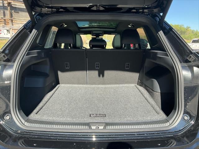 2025 Volkswagen Tiguan 2.0T SE R-Line Black