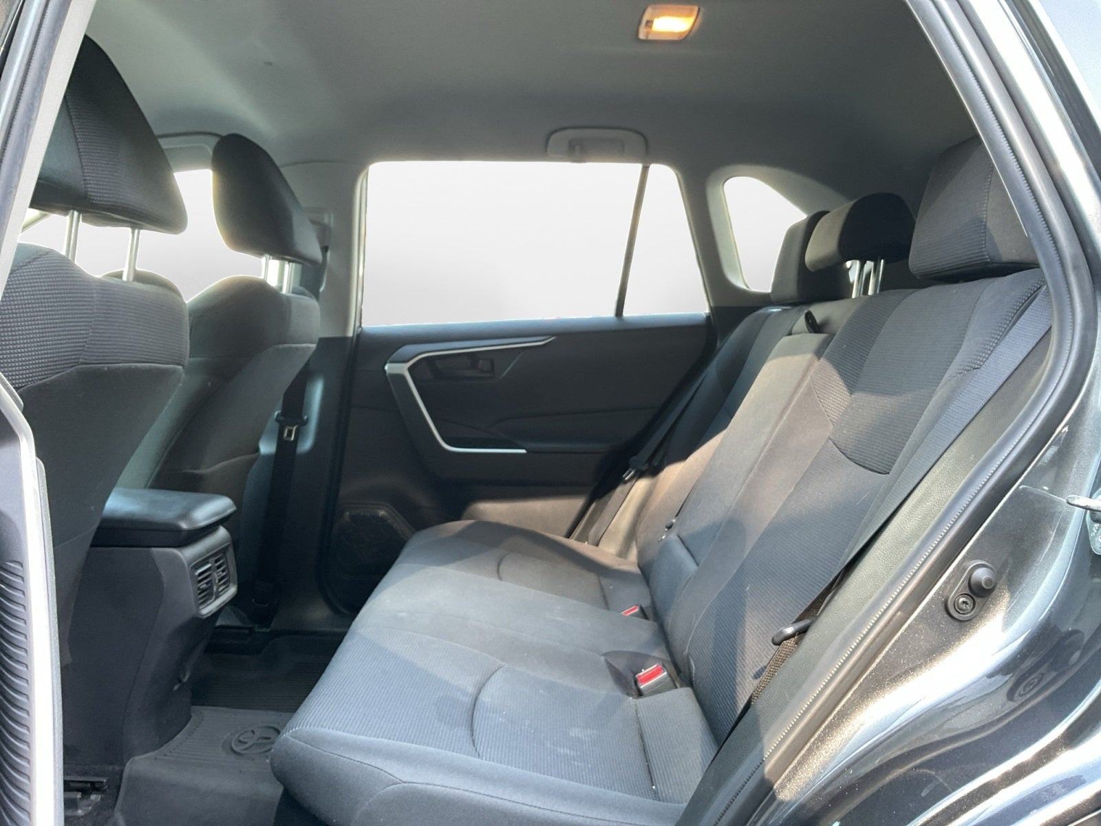 2020 Toyota RAV4 Hybrid LE