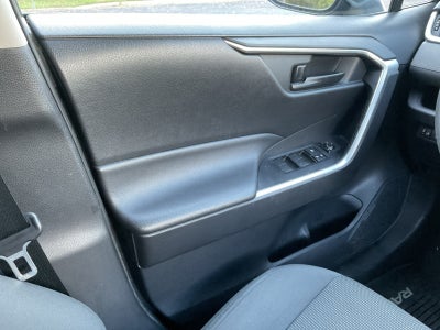 2020 Toyota RAV4 Hybrid LE