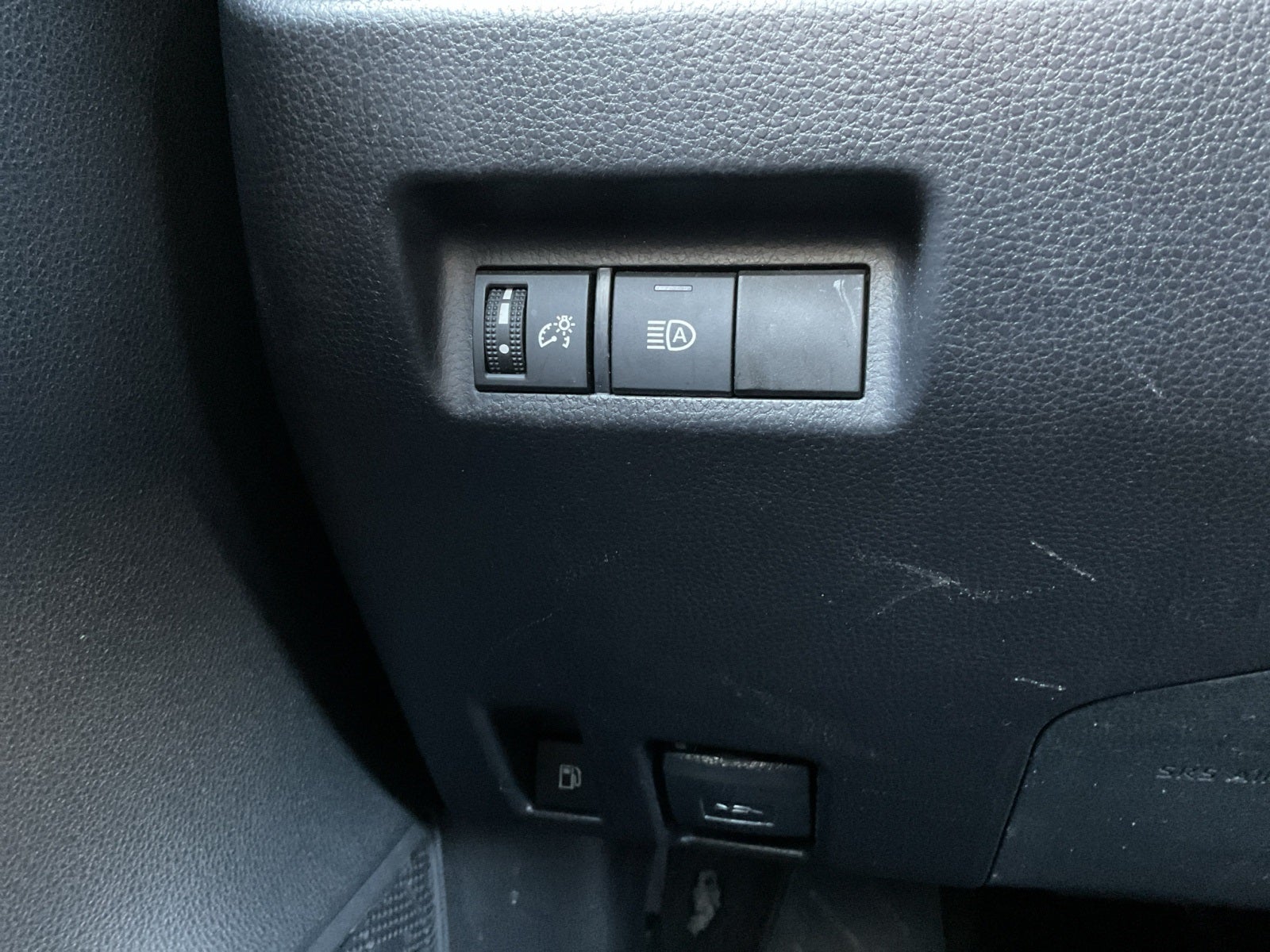 2020 Toyota RAV4 Hybrid LE