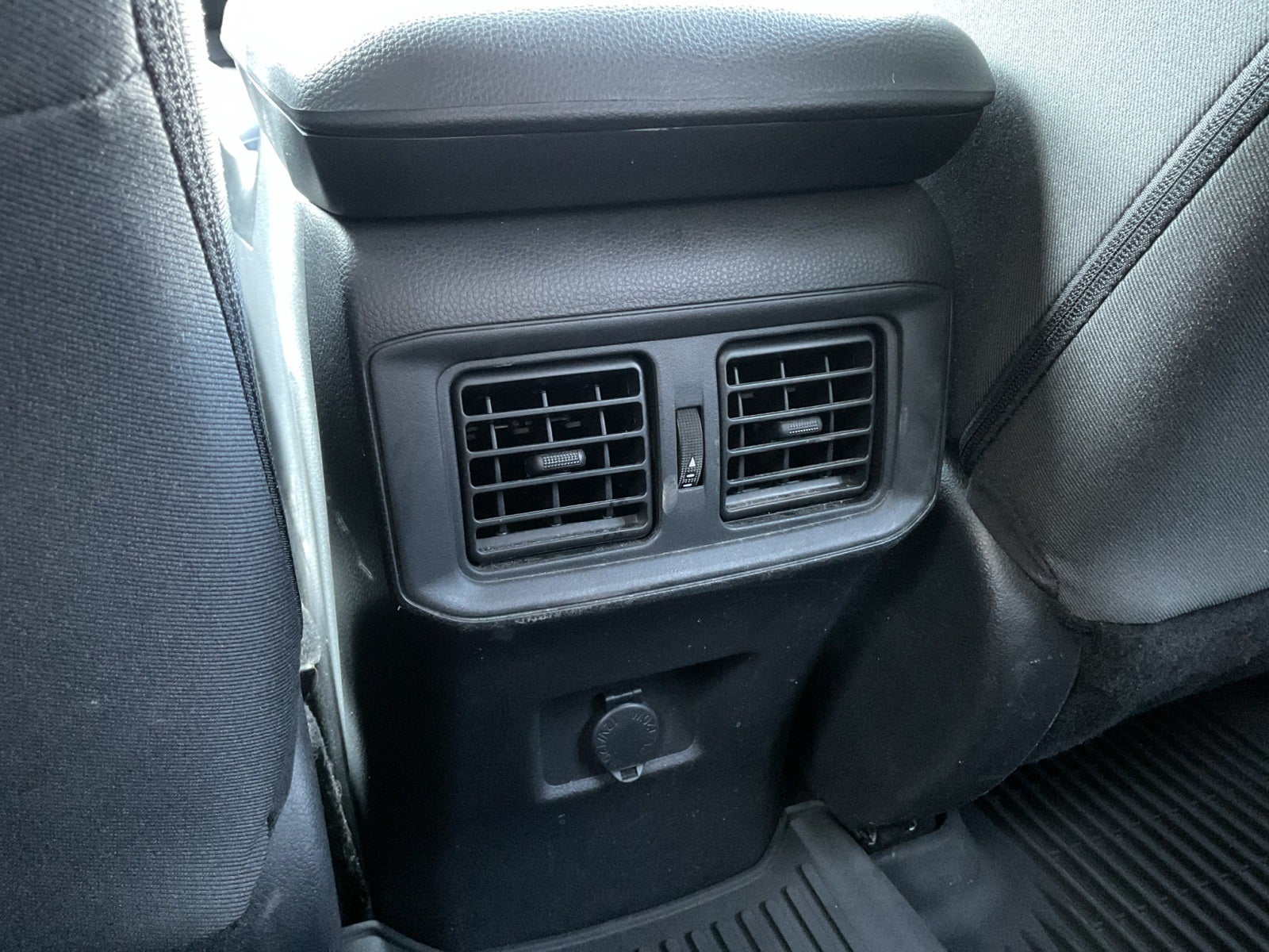 2020 Toyota RAV4 Hybrid LE