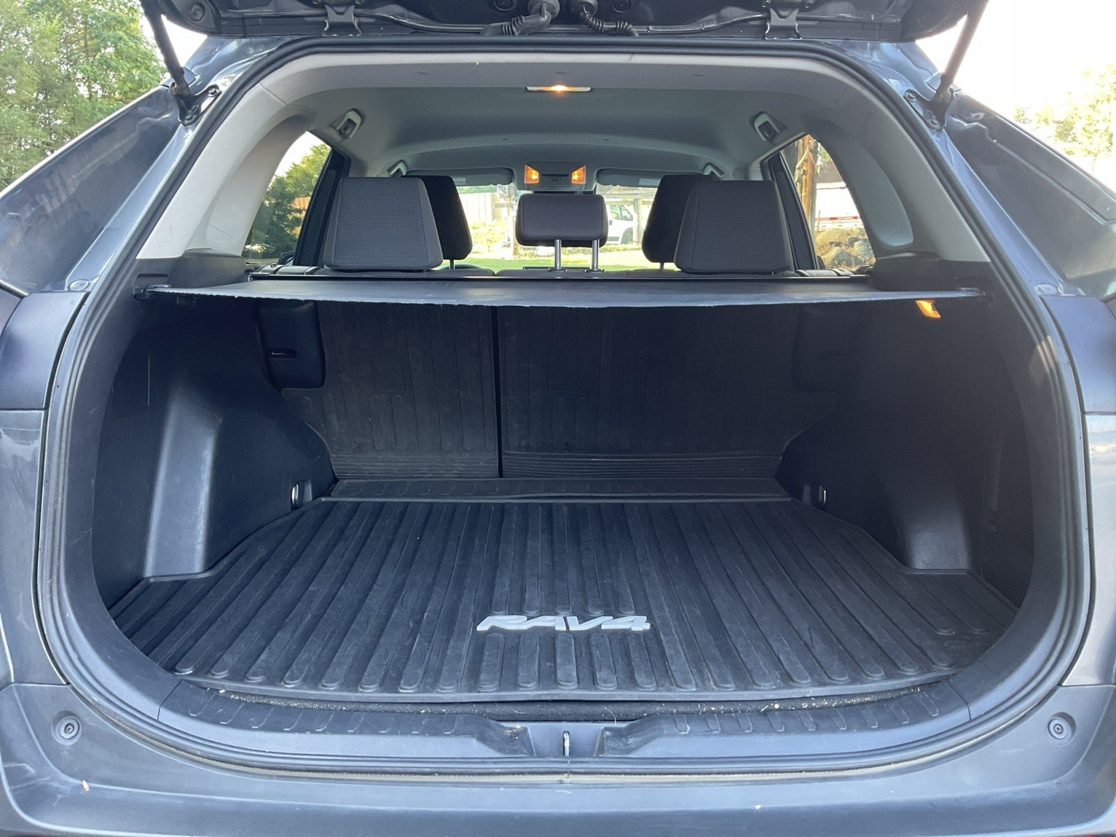 2020 Toyota RAV4 Hybrid LE