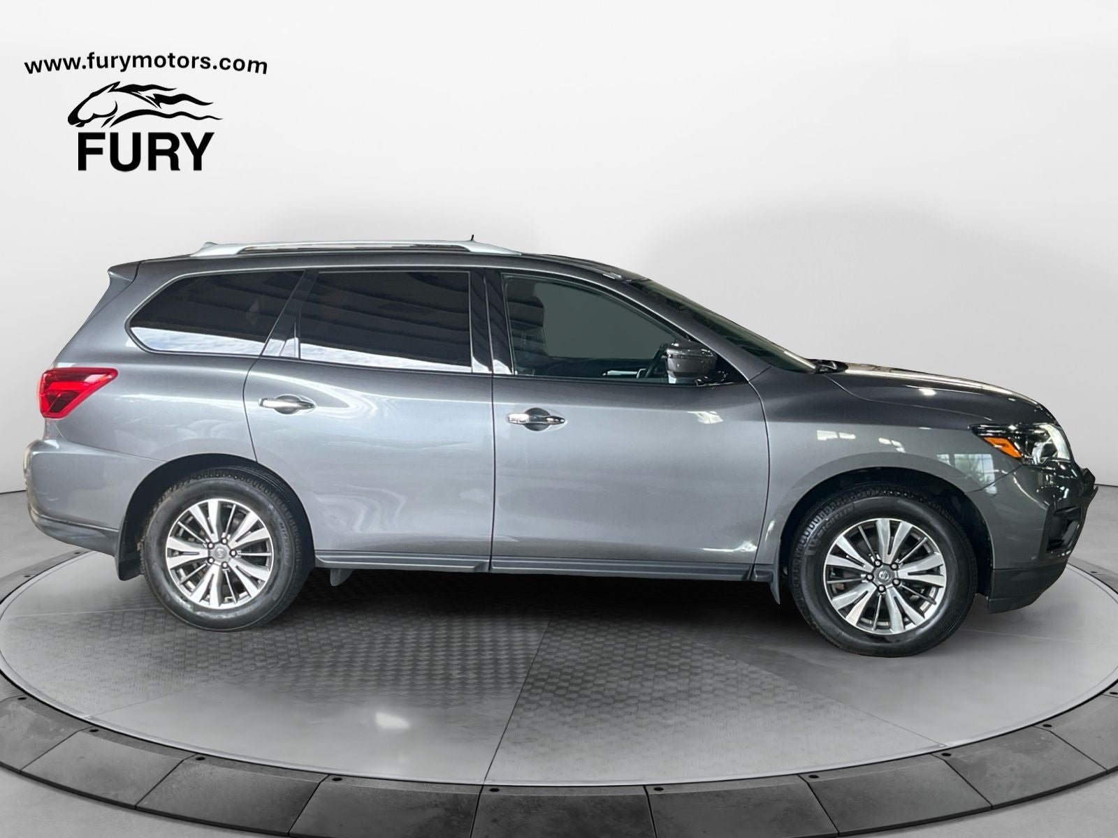 2019 Nissan Pathfinder SV