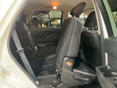2024 Nissan Pathfinder SV 4WD
