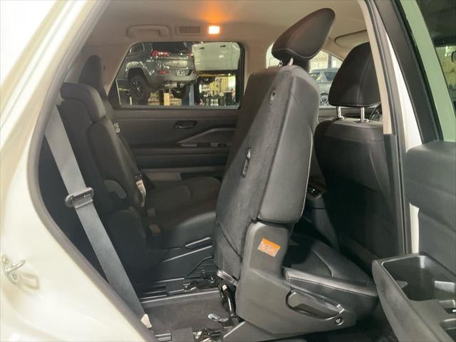 2024 Nissan Pathfinder SV 4WD