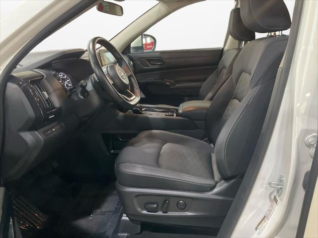 2024 Nissan Pathfinder SV 4WD