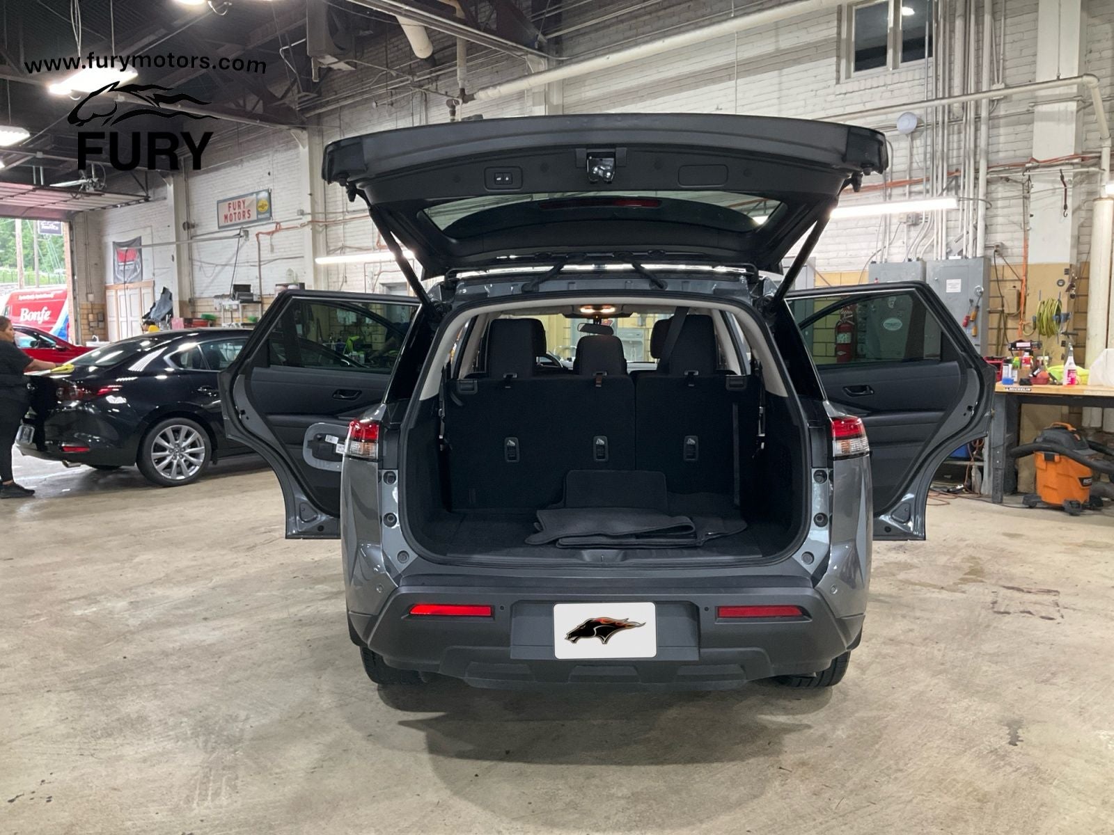 2025 Nissan Pathfinder SV 4WD